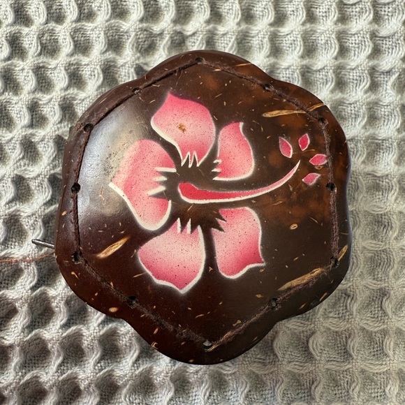 Gorgeous Coconut Shell Coin purses! - Picture 4 of 7